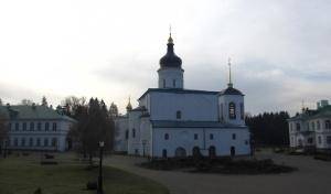 паломники храма пророка Илии на Пороховых посетили псковские святыни