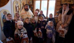 Рождественское поздравление от учащихся Детской Воскресной школы прихода Иверской иконы Божией Матери