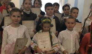 Юные прихожане Спасо-Парголовского храма приняли участие в финале конкурса чтецов “Пасхальное слово”.