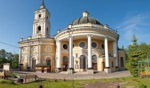 При петербургском храме святого пророка Илии на Пороховых открылся православный клуб взаимопомощи под названием «Кто мой ближний»