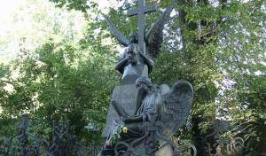У могилы Петра Чайковского  в день 175-летия со дня рождения композитора совершена панихида